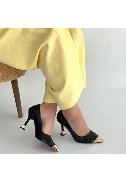 Artem Siyah Rugan Topuklu Ayakkabı