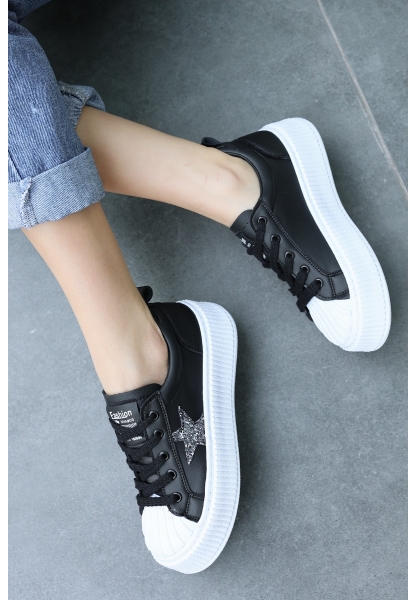 Piata Siyah Cilt Beyaz Tabanlı Bağcıklı Spor Ayakkabı